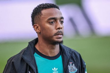 Newcastle United takımından Joe Willock, Premier League karşılaşmasında Newcastle United 'a karşı Brentford' a karşı St. James 's Park, Newcastle, 2 Nisan 2025' de geldi.