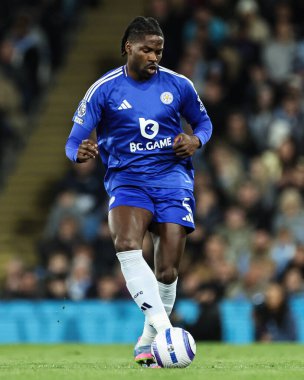 Leicester City 'den Caleb Okoli Premier League maçı sırasında Manchester City ile Leicester City arasında Etihad Stadyumu, Manchester, İngiltere, 2 Nisan 2025