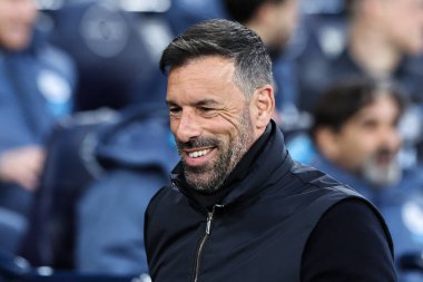 Premier Lig maçında Leicester City 'nin teknik direktörü Ruud van Nistelrooy, Manchester Leicester City' ye karşı Etihad Stadyumu 'nda 2 Nisan 2025