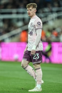Brentford 'dan Keane Lewis-Potter Premier League maçı sırasında Newcastle United, Brentford' a karşı St. James 's Park, Newcastle, 2 Nisan 2025
