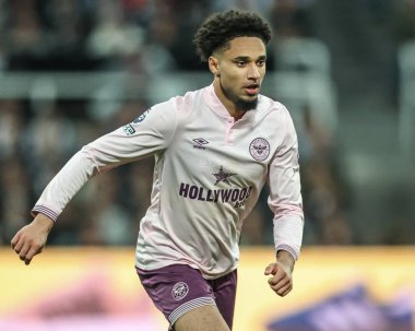 Brentford 'dan Kevin Schade Premier League maçı sırasında Newcastle United, Brentford' a karşı St. James 's Park, Newcastle, 2 Nisan 2025