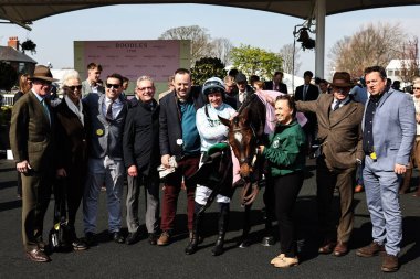 Paul Townend, Randox Grand 2025 Açılış Günü 'nde Boodles Yıldönümü 4-Y-O Gençlik Engeli' nin ardından Aintree Yarış Pisti, Liverpool, Birleşik Krallık 'ta 3 Nisan 2025' te düzenlenen yarışın galipleri listesinde yer aldı.