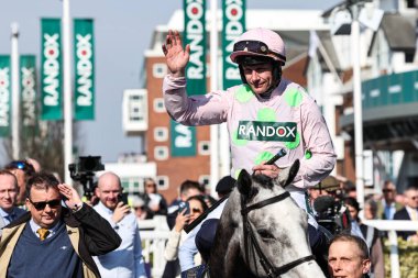 Paul Townend 'in sürdüğü mağlubiyet yarışı, William Hill Aintree Engeli' nin 3 Nisan 2025 'te Aintree Yarış Pisti' nde düzenlenen Randox Grand National 2025 Açılış Günü 'nde kazananlar listesine girdi.