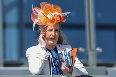 Yarışçılar 5 Nisan 2025 'te Aintree Yarış Pisti, Liverpool' da düzenlenen Randox Grand National 2025 Ulusal Günü 'nde Aintree' ye vardılar.