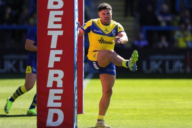 Warrington Wolves takımından Joe Philbin, Betfred Challenge Kupası çeyrek final maçı öncesinde Halliwell Jones Stadyumu, Warrington, Birleşik Krallık 'ta 5 Nisan 2025' de Warrington Wolves ile St. Helens maçında ısındı.
