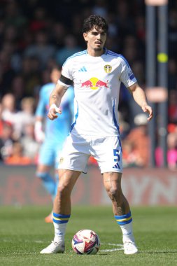 Leeds United takımından Pascal Struijk, Luton Town - Leeds United maçında 5 Nisan 2025 'te Kenilworth Road, Luton, İngiltere' de karşılaştı.