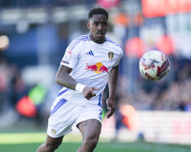 Leeds United takımının Jnior Firpo 'su Luton Town - Leeds United maçında 5 Nisan 2025' te Kenilworth Road, Luton, İngiltere 'de karşılaştı.