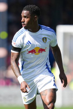 Leeds United takımının Jnior Firpo 'su Luton Town - Leeds United maçında 5 Nisan 2025' te Kenilworth Road, Luton, İngiltere 'de karşılaştı.