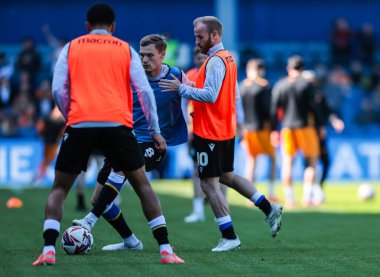 Sheffield Wednesday 'den Svante Ingelsson ve Sheffield Wednesday' den Barry Bannan maç öncesi ısınma maçında Sheffield Çarşamba günü Hillsborough, Sheffield, Birleşik Krallık 'ta Hull City' ye karşı.