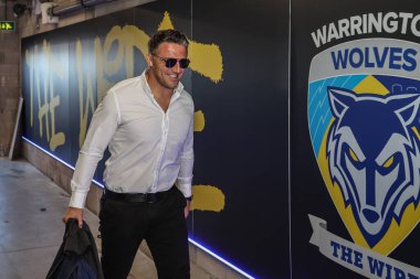 Sam Burgess Warrington Wolves 'un baş antrenörü, 6 Nisan 2025' te Warrington, İngiltere 'deki Halliwell Jones Stadyumu' nda oynanan Betfred Challenge Kupası çeyrek final maçı sırasında geldi.