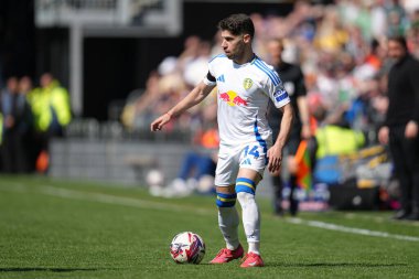 Leeds United 'dan Malikane Solomon Gök İddia Şampiyonası' nda Luton Town, Leeds United 'a karşı 5 Nisan 2025' te Kenilworth Road, Luton, İngiltere 'de oynanan karşılaşma.