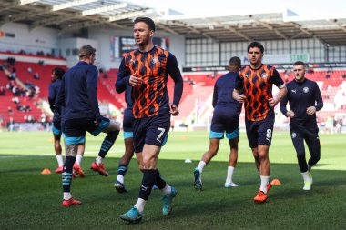 Blackpool 'dan Lee Evans, Sky Bet Ligi 1 maçı öncesinde New York Stadyumu' nda oynanan maç öncesi ısınma maçında Rotherham United 'a karşı Blackpool, Rotherham, İngiltere, 5 Nisan 2025