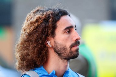 Chelsea 'den Marc Cucurella, Premier League maçından önce Gtech Community Stadyumu' na geldi. Brentford Chelsea 'ye karşı Gtech Community Stadyumu, Londra, 6 Nisan 2025