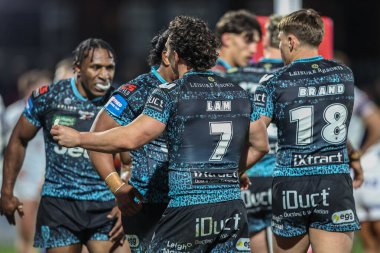 Leigh Leoparları 'ndan Lachlan Lam, Birleşik Krallık' ın Wakefield şehrinde bulunan DIY Kitchens Stadyumu 'nda oynanan Betfred Challenge Kupası çeyrek final maçında şansını kutluyor.