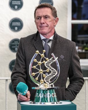 Bir P McCoy, nam-ı diğer Tony McCoy, 5 Nisan 2025 'te Aintree Yarış Pisti' nde düzenlenen Ulusal Ulusal Randoks Günü 'nde Büyük Ulusal Kupa ile ITV' ye konuştu.