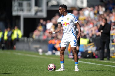 Leeds United takımının Jnior Firpo 'su Luton Town - Leeds United maçında 5 Nisan 2025' te Kenilworth Road, Luton, İngiltere 'de karşılaştı.