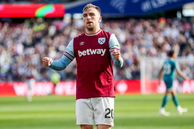 West Ham United takımından Jarrod Bowen, Premier League maçında 5 Nisan 2025 'te Londra' daki Londra Stadyumu 'nda West Ham United' a karşı Bournemouth maçında 2-1 'lik galibiyetini kutluyor.