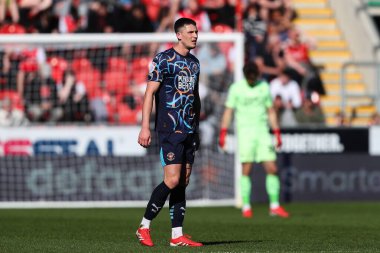 Blackpool takımından Oliver Casey 5 Nisan 2025 'te New York Stadyumu' nda oynanan maçta Rotherham United ile Blackpool karşılaşacak.