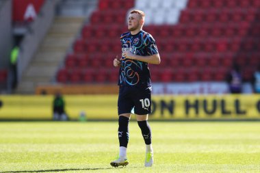 Blackpool takımından Sonny Carey 5 Nisan 2025 'te New York Stadyumu' nda oynanan maçta Rotherham United 'a karşı Blackpool