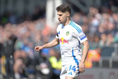 Leeds United 'dan Malikane Solomon Gök İddia Şampiyonası' nda Luton Town, Leeds United 'a karşı 5 Nisan 2025' te Kenilworth Road, Luton, İngiltere 'de oynanan karşılaşma.