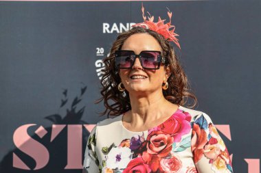 Bayanlar, Randox Grand National 2025 Bayram Günü 'nde İngiltere' nin Liverpool kentindeki Aintree Hipodromu 'na gelir.