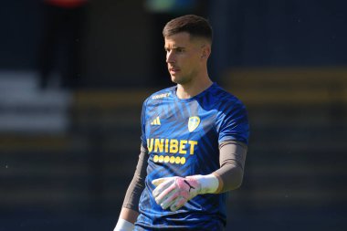 Leeds United takımından Karl Darlow, 5 Nisan 2025 'te Luton Town - Leeds United maçı öncesinde Kenilworth Road, Luton, İngiltere' de oynanacak.