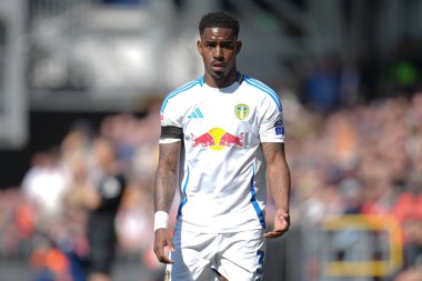 Leeds United takımının Jnior Firpo 'su Luton Town - Leeds United maçında 5 Nisan 2025' te Kenilworth Road, Luton, İngiltere 'de karşılaştı.