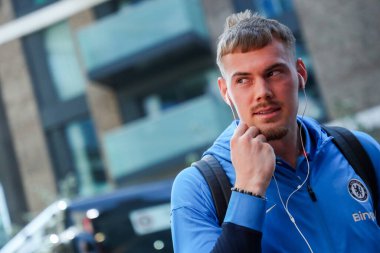 Chelsea 'den Filip Jorgensen, Premier League karşılaşması öncesinde Gtech Community Stadyumu' na geldi. Brentford Chelsea 'ye karşı Gtech Community Stadyumu, Londra, İngiltere, 6 Nisan 2025