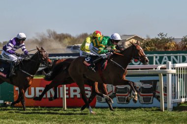 Mark Walsh tarafından sürülen Dürüstlük Politikası, 5 Nisan 2025 tarihinde Aintree Yarış Pisti, Liverpool, Birleşik Krallık 'ta düzenlenen Randox Grand National 2025 Günü' nde 13: 55 Turners Mersey Novices 'Engeli kazandı.