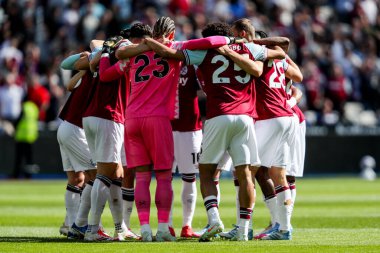 West Ham United, 5 Nisan 2025 'te Londra' daki Londra Stadyumu 'nda oynanan Premier League maçı öncesinde bir araya geldi.