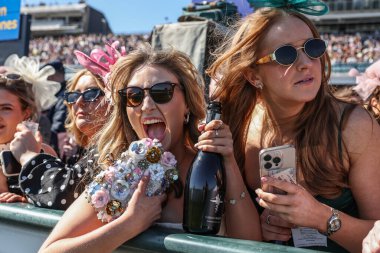 Randox Grand National 2025 'te yarışa katılanlar 3. Gün Aintree Yarış Pisti, Liverpool, 5 Nisan 2025