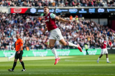 West Ham United takımından Niclas Fullkrug, 5 Nisan 2025 'te Londra' daki Londra Stadyumu 'nda oynanan Premier League maçında 1-1 kazanma hedefini kutluyor.