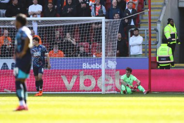 Blackpool 'dan Harry Tyrer, 5 Nisan 2025' te New York Stadyumu, Rotherham, İngiltere 'de oynanan Sky Bet 1 karşılaşmasında 1-0 berabere kalma golünü attı.