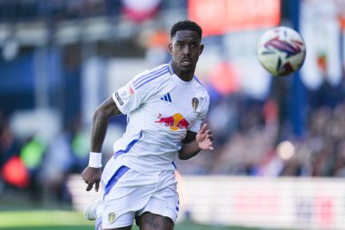 Leeds United takımının Jnior Firpo 'su Luton Town - Leeds United maçında 5 Nisan 2025' te Kenilworth Road, Luton, İngiltere 'de karşılaştı.
