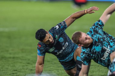 Leopar Leoparlar 'dan Isaac Liu, 4 Nisan 2025' te Birleşik Krallık 'ın Wakefield şehrindeki DIY Kitchens Stadyumu' nda oynanan Betfred Challenge Kupası çeyrek final maçında ısındı.