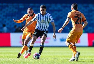 Sheffield 'li Shea Charles, 5 Nisan 2025' te Sheffield Wednesday, Hillsborough, Sheffield City 'de Hull City' ye karşı oynanan Sky Bet Şampiyonası maçında görev başında.