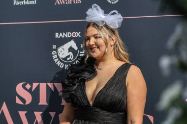 Bayanlar, Randox Grand National 2025 Bayram Günü 'nde İngiltere' nin Liverpool kentindeki Aintree Hipodromu 'na gelir.