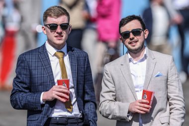 Randox Grand National 2025 'te yarışa katılanlar 3. Gün Aintree Yarış Pisti, Liverpool, 5 Nisan 2025