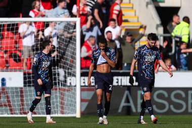 Blackpool oyuncuları, 5 Nisan 2025 'te New York Stadyumu, Rotherham, İngiltere' de oynanan ve Rotherham United 'a karşı oynanan 1.