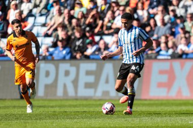 Sheffield 'li Shea Charles, 5 Nisan 2025' te Sheffield Wednesday, Hillsborough, Sheffield City 'de Hull City' ye karşı oynanan Gökyüzü İddia Şampiyonası maçında pas attı.
