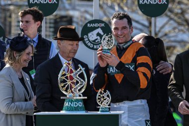 Patrick Mullins 'in sürdüğü Nick Rocket, 5 Nisan 2025' te Aintree Yarış Pisti, Liverpool, Birleşik Krallık 'ta düzenlenen Randox Grand National 2025 Ulusal Günü' nde 16: 00 Random Grand Handicap Chase 'i kazandı.