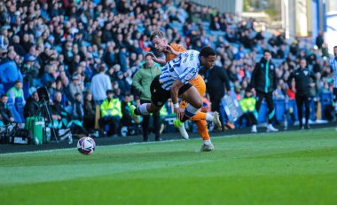 Ben Hamer Sheffield Wednesday kalecisi, Hull City 'den Joe Gelhardt' ın 5 Nisan 2025 'te Hillsborough, Sheffield, İngiltere' de Çarşamba günü Hull City 'ye karşı oynadığı maçta faul yaptı.