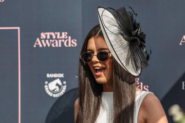 Bayanlar, Randox Grand National 2025 İkinci Gün Kadınlar Günü 'nde Aintree Yarış Pisti, Liverpool, Birleşik Krallık' a geldiler.