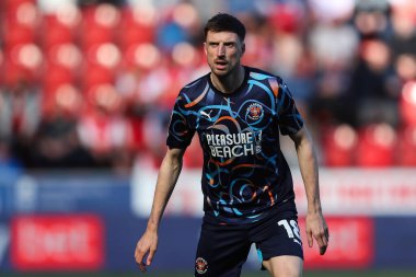 Blackpool takımından Jake Beesley 5 Nisan 2025 'te New York Stadyumu' nda oynanan maçta Rotherham United, Blackpool 'a karşı.
