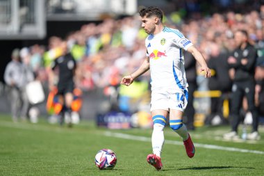 Leeds United 'dan Malikane Solomon Gök İddia Şampiyonası' nda Luton Town, Leeds United 'a karşı 5 Nisan 2025' te Kenilworth Road, Luton, İngiltere 'de oynanan karşılaşma.