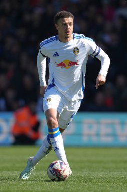 Leeds United takımından Ethan Ampadu, Luton Town - Leeds United maçında 5 Nisan 2025 'te Kenilworth Road, Luton, İngiltere' de karşılaştı.