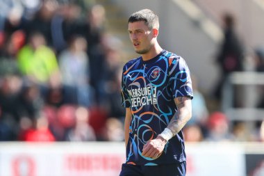 Blackpool takımından Oliver Casey 5 Nisan 2025 'te New York Stadyumu' nda oynanan maçta Rotherham United ile Blackpool karşılaşacak.