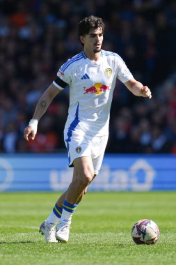 Leeds United takımından Pascal Struijk, Luton Town - Leeds United maçında 5 Nisan 2025 'te Kenilworth Road, Luton, İngiltere' de karşılaştı.