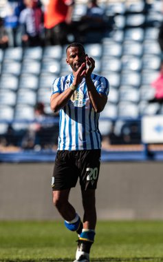 Sheffield 'li Michael Ihiekwe Çarşamba günü, 5 Nisan 2025' te İngiltere 'nin Sheffield kentinde Çarşamba günü Hull City' ye karşı oynanan Sky Bet Şampiyonası final düdüğü sonrasında taraftarları alkışlıyor.