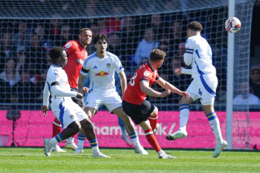 Luton Town 'dan Jordan Clark, Luton Town - Leeds United maçında 5 Nisan 2025' te Kenilworth Road, Luton, İngiltere 'de çekildi.